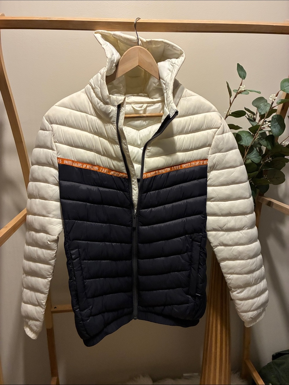NWOT United Colors Of Benetton Cream and Black Colorblock Puffer Jacket